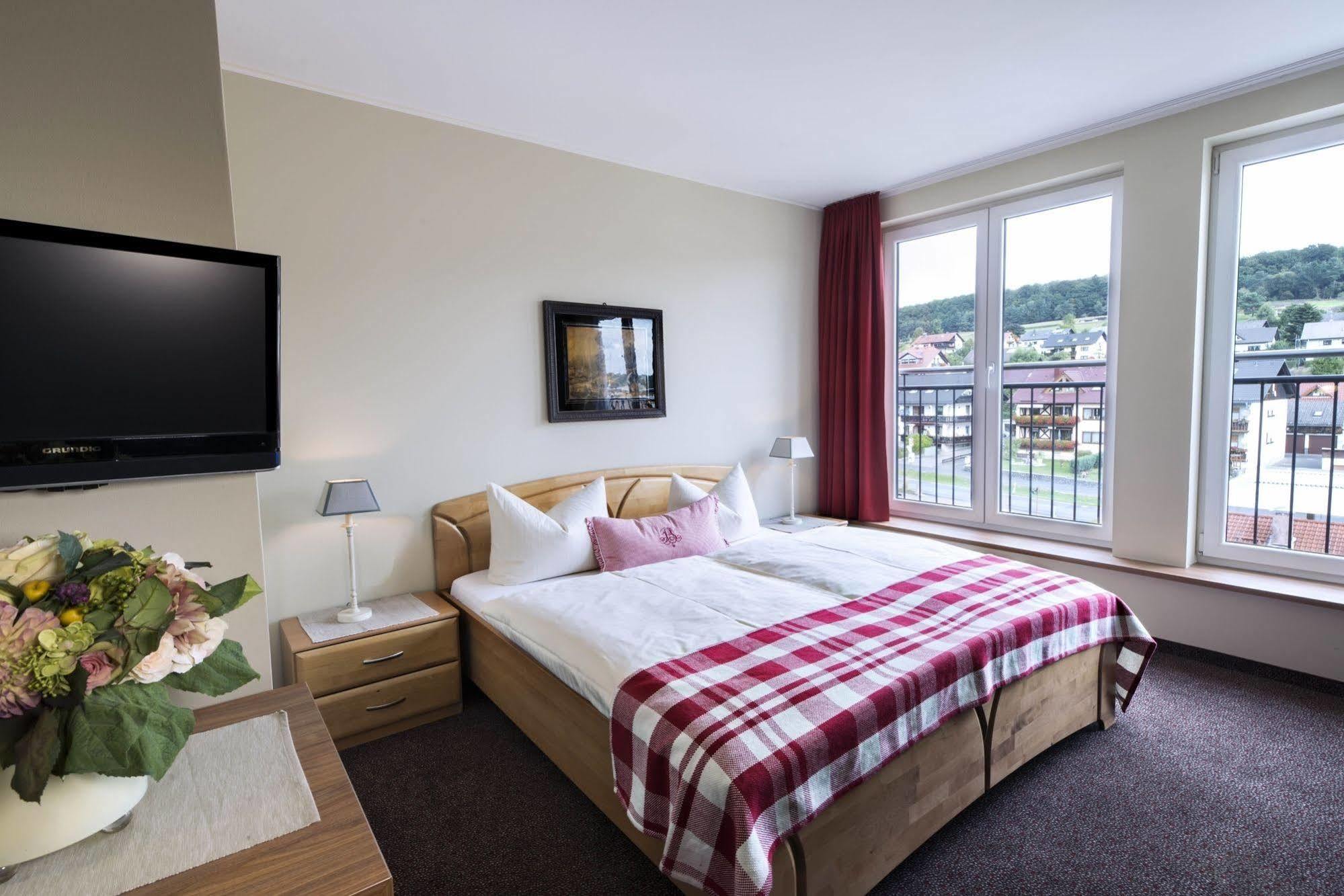 Best Western Hotel Brunnenhof Weibersbrunn Εξωτερικό φωτογραφία